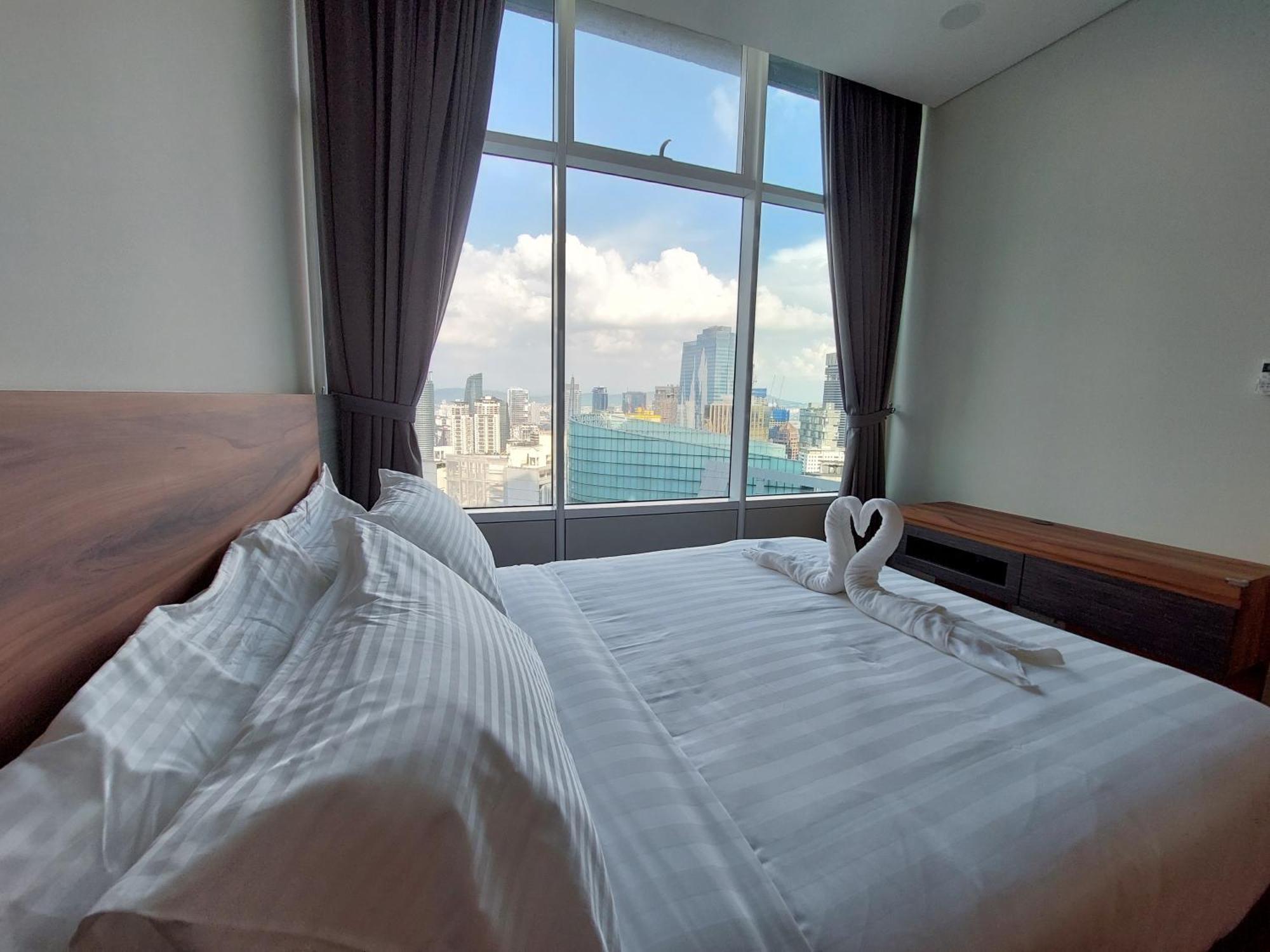 Sky Suites With Klcc Twin Tower View By Irent365 كوالالمبور الغرفة الصورة